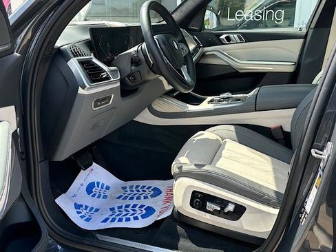 Certified 2025 BMW X7 xDrive40i w/ Executive Package AWD/4WD image 10
