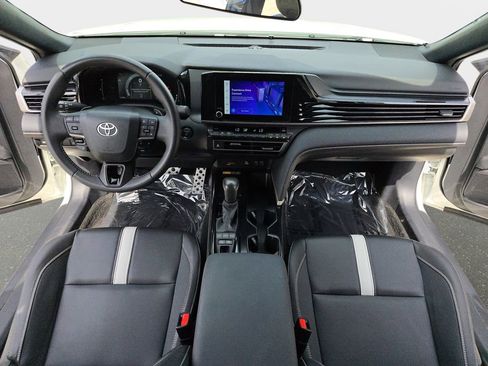 Used 2025 Toyota Camry SE FWD image 10