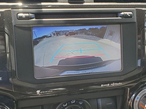 Used 2018 Toyota 4Runner TRD Off-Road image 32