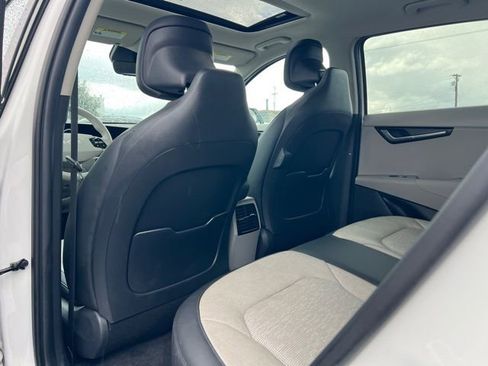 Certified 2024 Kia Niro Wave w/ Wave Preserve Package image 9