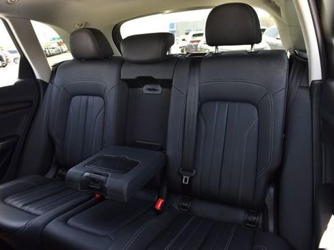Used 2023 Audi Q5 2.0T Premium w/ Convenience Package AWD/4WD image 23