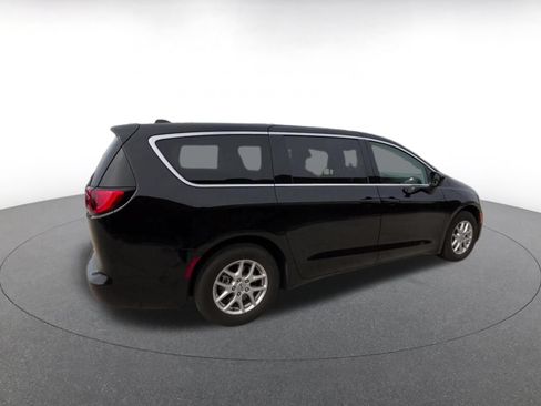 Used 2024 Chrysler Voyager LX FWD image 14