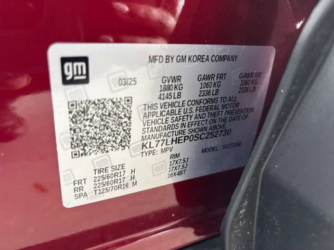 Used 2025 Chevrolet Trax LT w/ LT Convenience Package FWD image 29