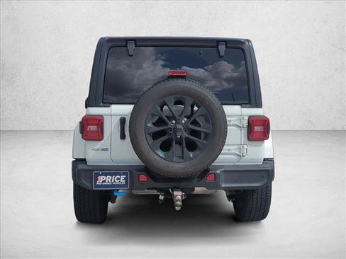 Used 2022 Jeep Wrangler Unlimited Sahara w/ Safety Group image 6