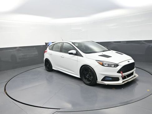 Used 2018 Ford Focus ST image 28