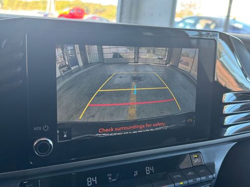 Used 2025 Toyota Camry LE image 23