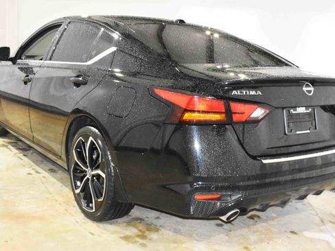 Used 2023 Nissan Altima 2.5 SR w/ SR Premium Package image 7