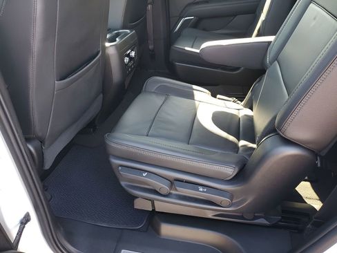 Used 2021 GMC Yukon Denali w/ Denali Premium Package image 20