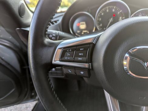 Used 2021 MAZDA MX-5 Miata RF Club RWD image 17