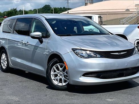 Used 2023 Chrysler Voyager LX FWD image 36