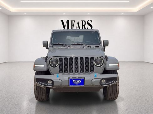 Used 2023 Jeep Wrangler Unlimited Sahara AWD/4WD image 8