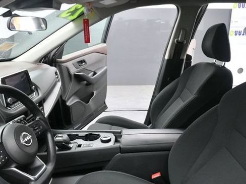 Used 2023 Nissan Rogue S AWD/4WD image 18
