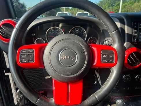 Used 2017 Jeep Wrangler Unlimited Rubicon w/ Quick Order Package 23Z Recon AWD/4WD image 9