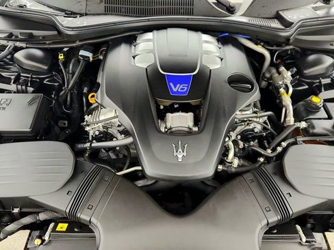Used 2019 Maserati Ghibli S image 30