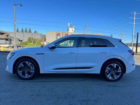 Used 2021 Audi e-tron Premium Plus w/ Premium Plus Package image 6