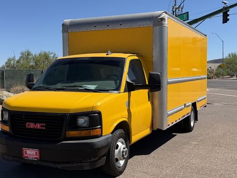 Used 2017 GMC Savana 3500 Extended RWD image 13