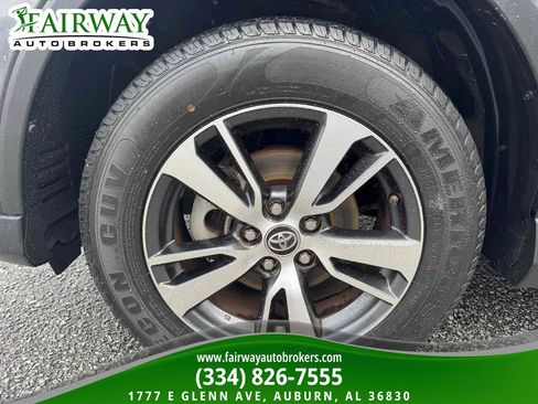 Used 2018 Toyota RAV4 XLE image 32