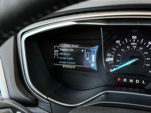 Used 2018 Ford Fusion SE w/ Equipment Group 602A FWD image 29