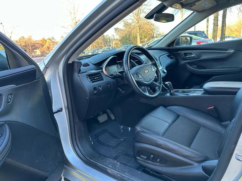 Used 2019 Chevrolet Impala LT image 10