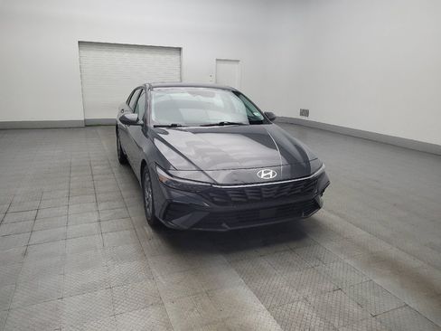 Used 2024 Hyundai Elantra SEL FWD image 13