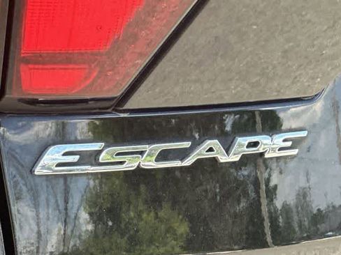 Used 2019 Ford Escape Titanium AWD/4WD image 20