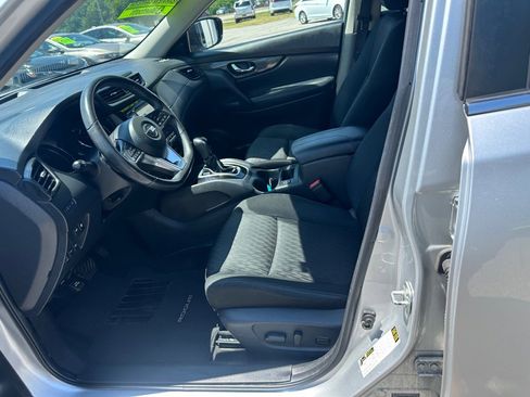 Used 2018 Nissan Rogue SV AWD/4WD image 12