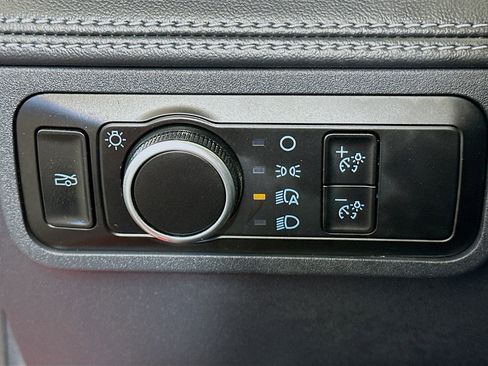 Used 2024 Ford Mustang Premium image 17