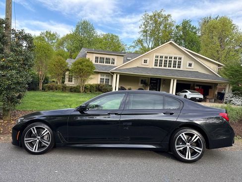 Used 2018 BMW 750i xDrive AWD/4WD image 8