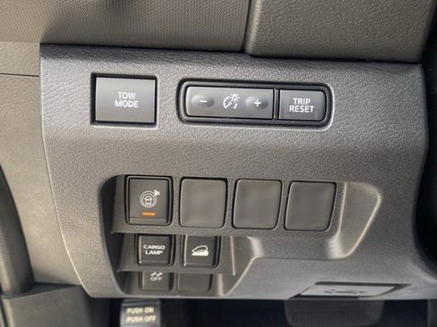 Used 2022 Nissan Frontier S w/ Technology Package image 23