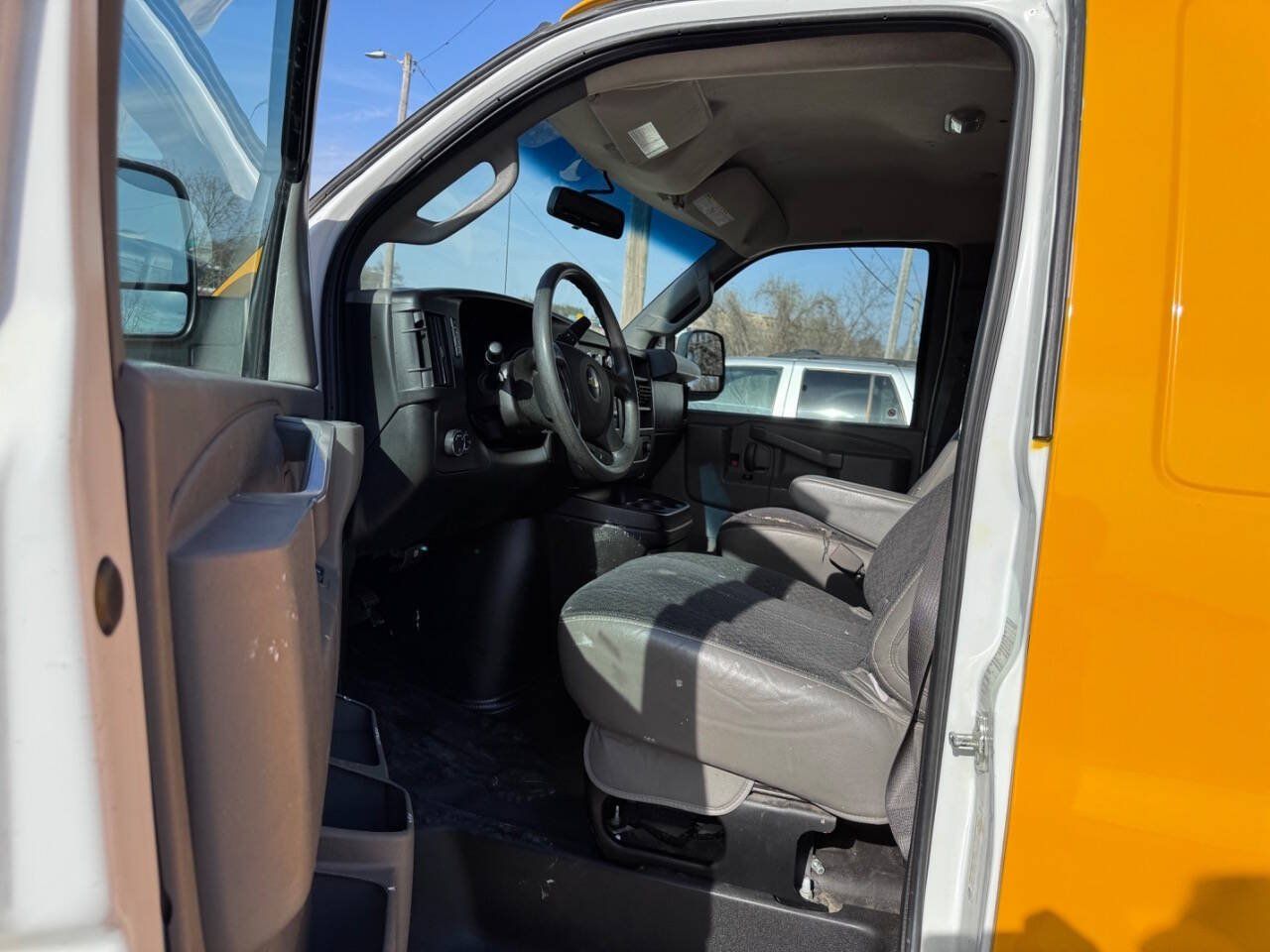 Used 2019 Chevrolet Express 2500 w/ Driver Convenience Package RWD image 12