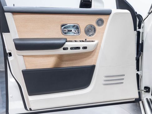 Used 2019 Rolls-Royce Phantom Sedan RWD image 7