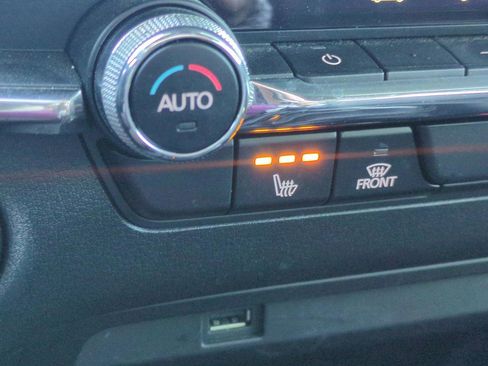 Used 2021 MAZDA MAZDA3 s image 18