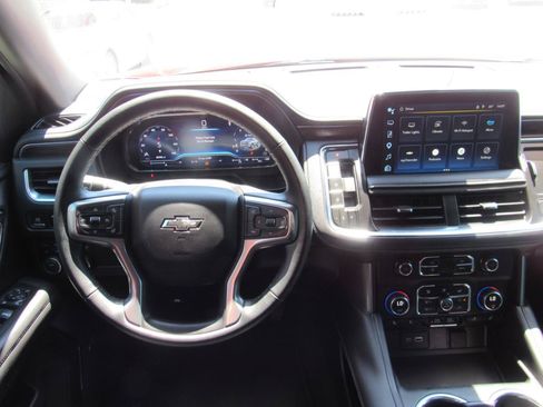 Used 2024 Chevrolet Tahoe Z71 w/ Luxury Package AWD/4WD image 5