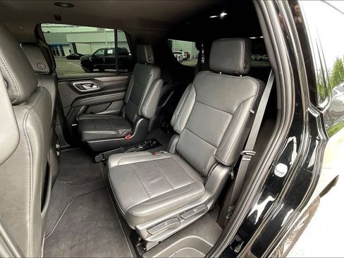 Used 2024 Chevrolet Tahoe Z71 w/ Luxury Package AWD/4WD image 7