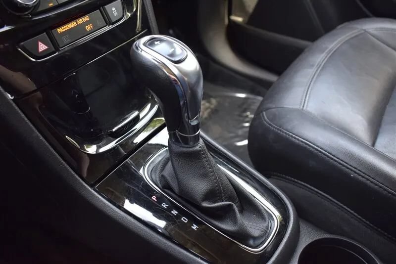 Used 2020 Buick Encore Essence FWD image 26