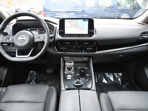 Used 2023 Nissan Rogue SL w/ SL Premium Package image 13