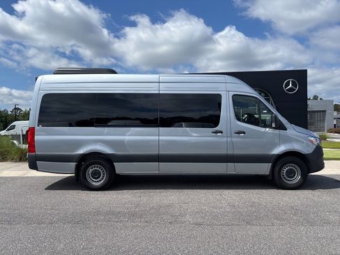 Used 2025 Mercedes-Benz Sprinter 2500 image 3