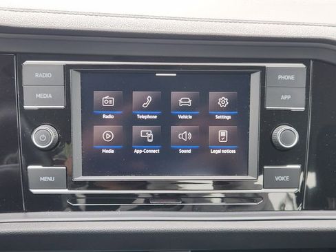 Used 2024 Volkswagen Jetta SE image 14