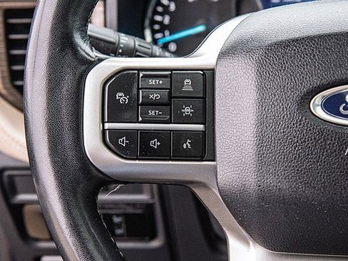 Used 2024 Ford Expedition Limited image 9