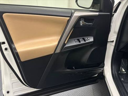 Certified 2018 Toyota RAV4 XLE AWD/4WD image 14