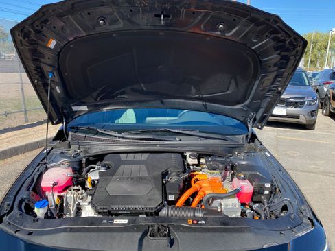 Used 2025 Hyundai Elantra Limited image 32