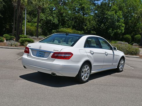 Used 2013 Mercedes-Benz E 350 4MATIC Sedan image 3