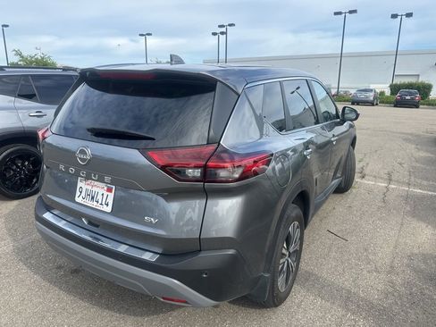 Used 2023 Nissan Rogue SV FWD image 6