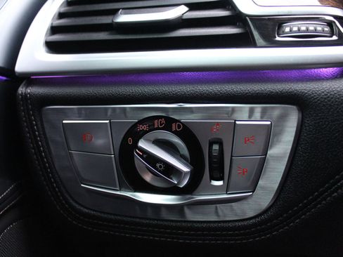 Used 2016 BMW 750i xDrive image 25