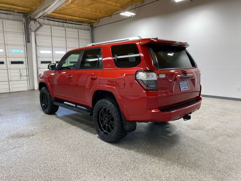 Used 2017 Toyota 4Runner SR5 image 2