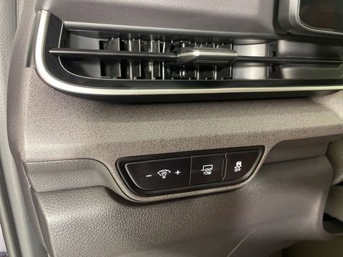 New 2026 Kia Carnival EX image 23