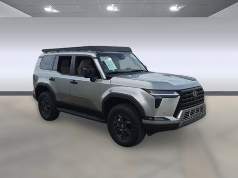 Used 2025 Lexus GX 550 image 7