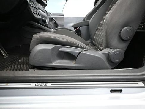 Used 2006 Volkswagen GTI 2.0T 2-Door FWD image 15