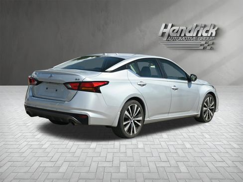 Used 2022 Nissan Altima 2.5 SR FWD image 9