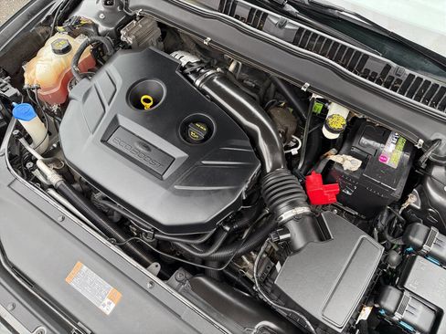 Used 2016 Ford Fusion SE w/ Equipment Group 202A image 13